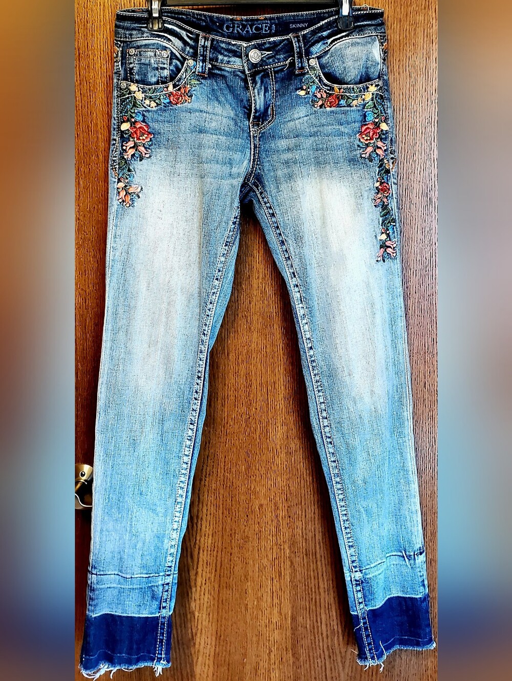 Grace in LA Light Blue Skinny Jeans with Floral Embroidery Sz 28